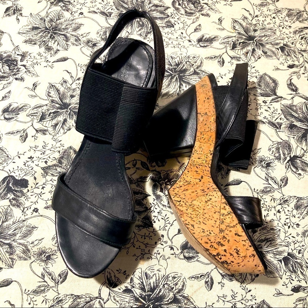 DONNA KARAN Sz 37.5 Chunky Heel Platform Strappy Leather & Elastic Sandals